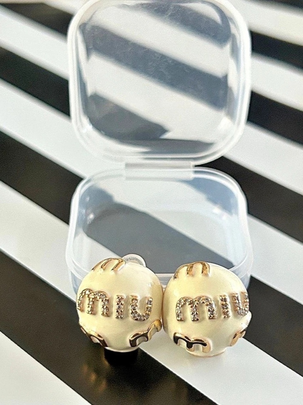 Fashionable Stud Earrings in Gold & Cream